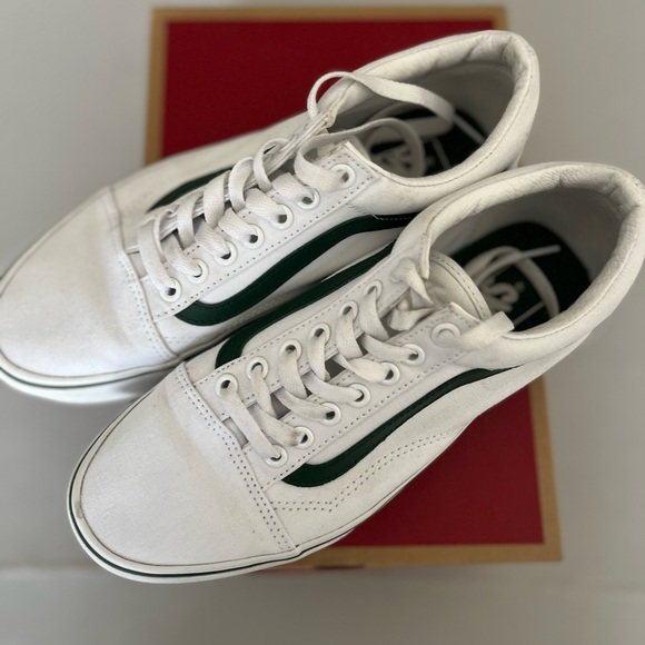Old Skool stack Vans women’s size 8. In white canvas and green. - Picture 8 of 8